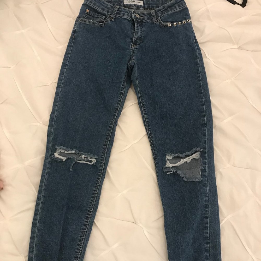 Ripped Skinny Jeans with silver detail